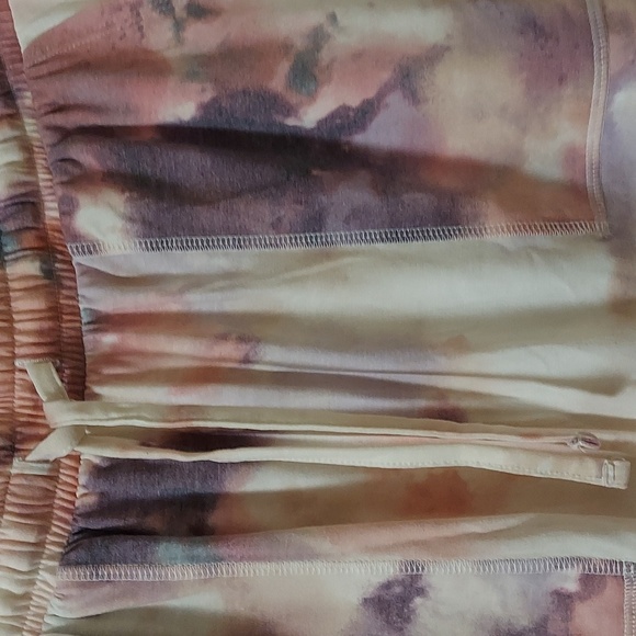 Evelyn's tie-dye very soft top and shorts set women's size L. - Picture 3 of 5